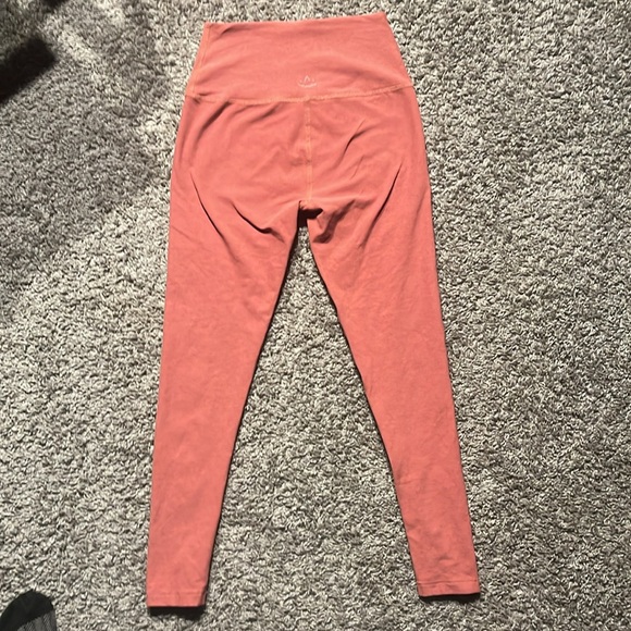 Beyond Yoga Mauve pink yoga pants! Soft and comfortable. - Picture 4 of 5
